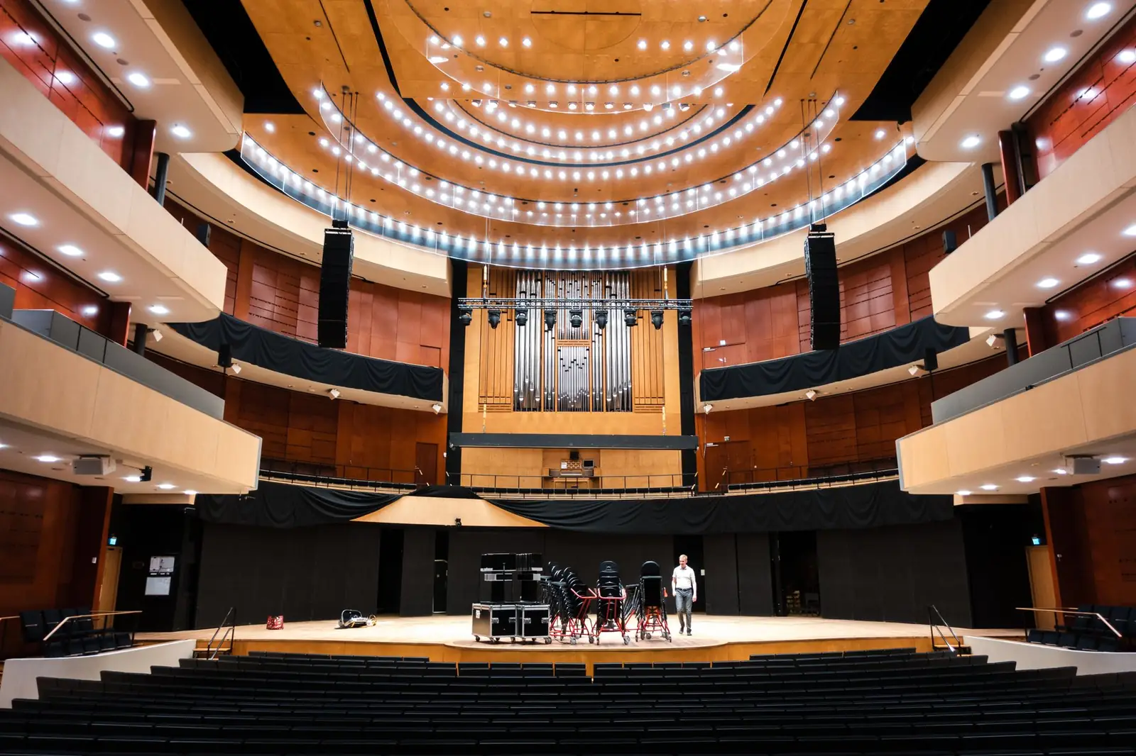 Theater & Entertainment
